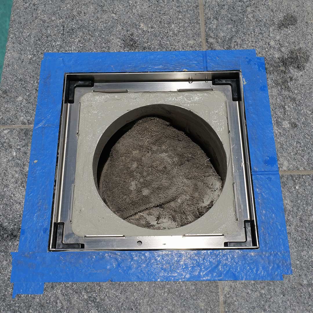 place the recess frame level above mortar bedding